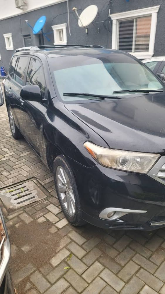 A picture of Toyota Highlander 2010