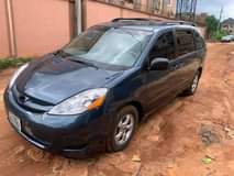 A picture of 2007 sienna supper neat no single fault buy and travel
