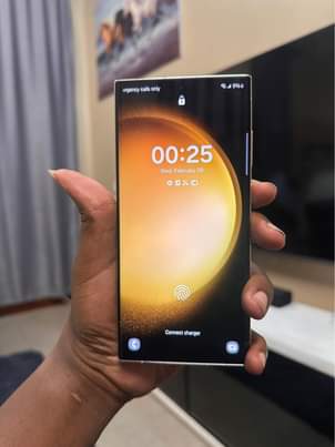 A picture of s23 ULTRA 5G 256GB Clean white in colour 1 600