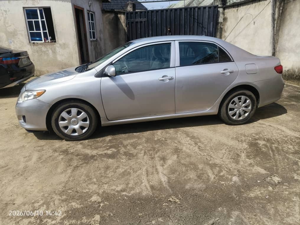 A picture of Direct Belgium Toyota Corolla 2012