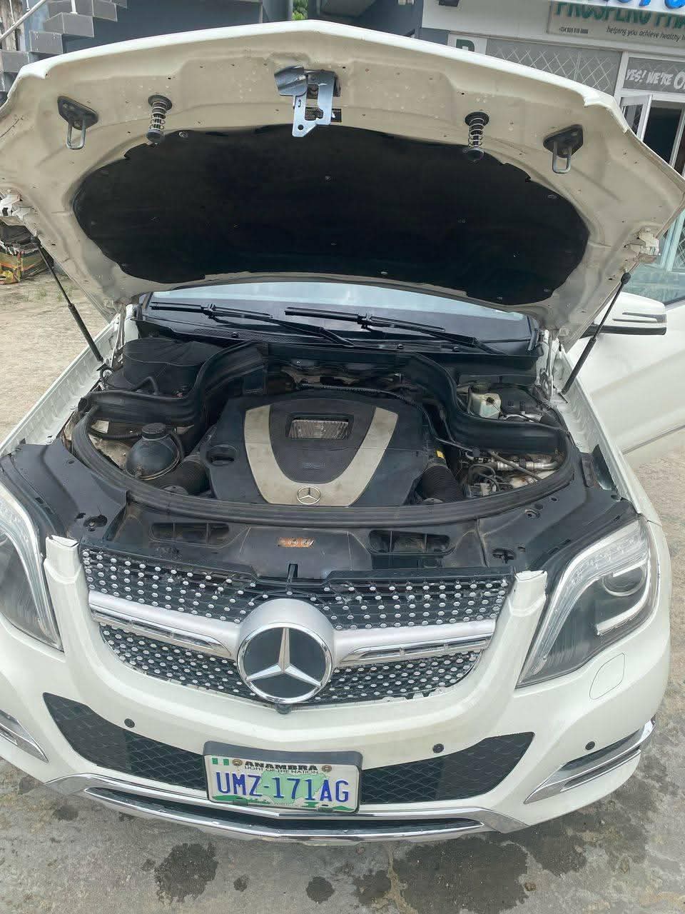 A picture of 2009 Mercedes Benz 2012 glk