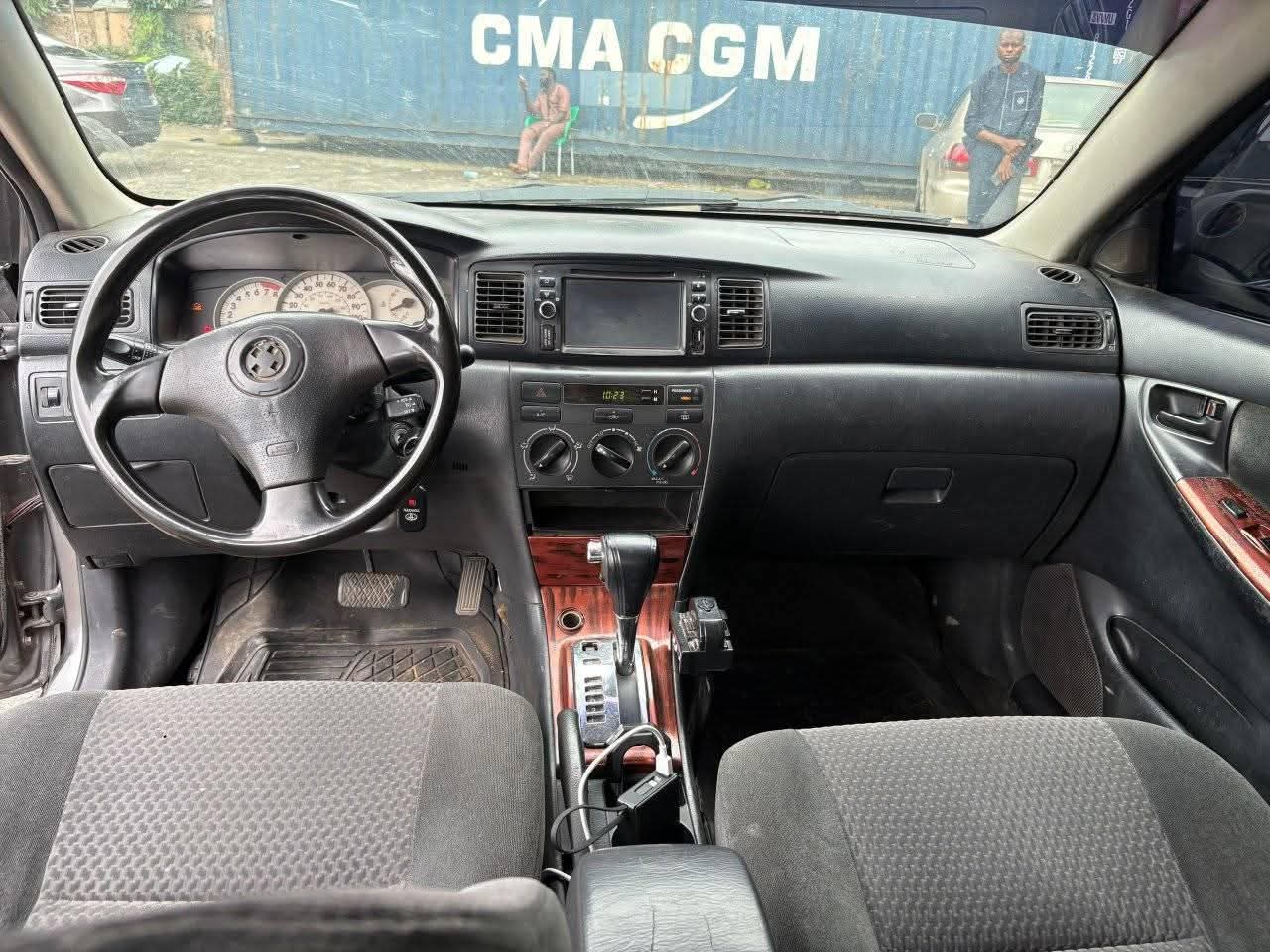 A picture of 2005 Toyota corolla