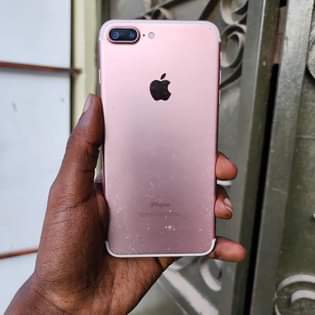 A picture of iPhone 7 Plus 32gb bei 200 000 0655695769 finger NO