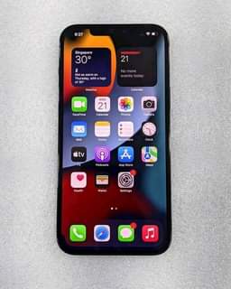 A picture of iphone grade one bdo mpya imenyooka