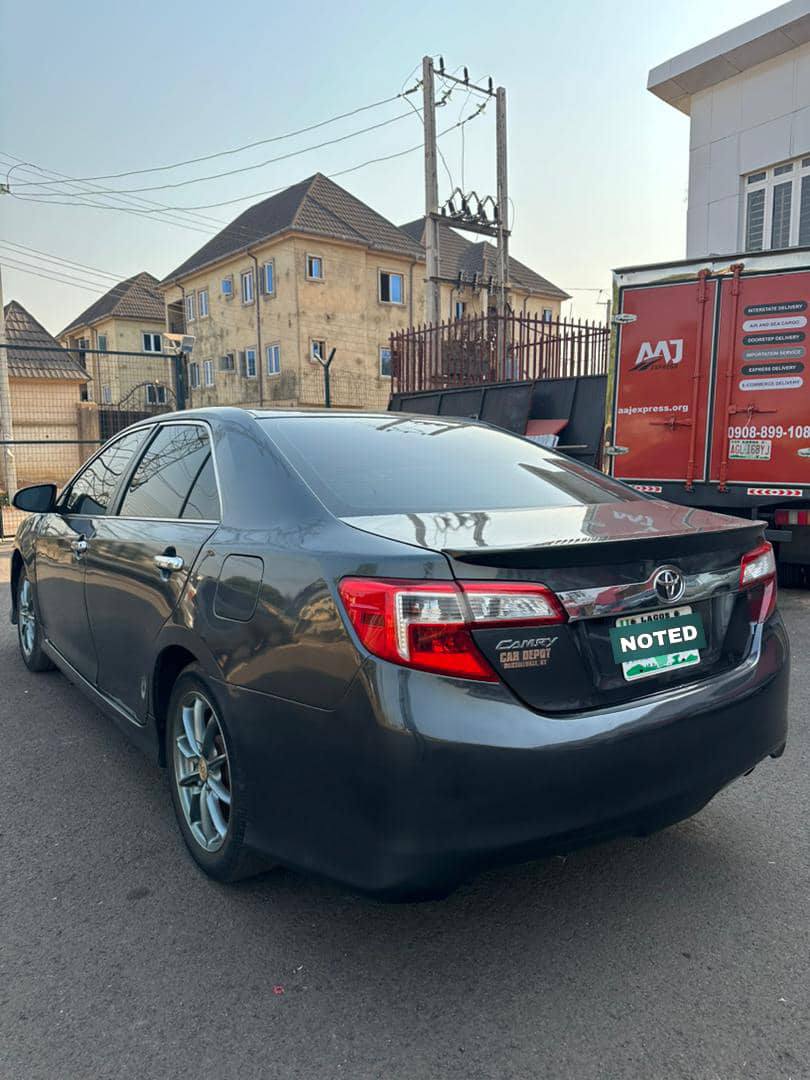 A picture of 2013 Toyota Camry SE 6 months Used available LED headlights