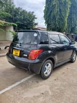 A picture of Toyota IST gari ni mpya cc 1290 price 12 5ml