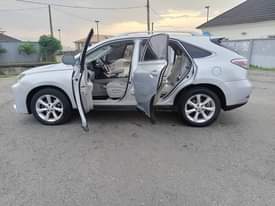 A picture of Lexus 350