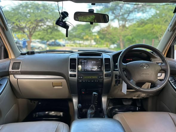 A picture of TOYOTA PRADO