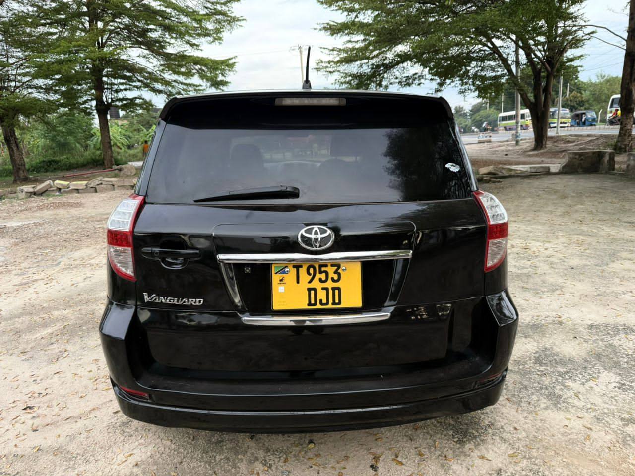 A picture of Toyota Vanguard Engne 2Az full Ac ipo Ukonga Dar bei