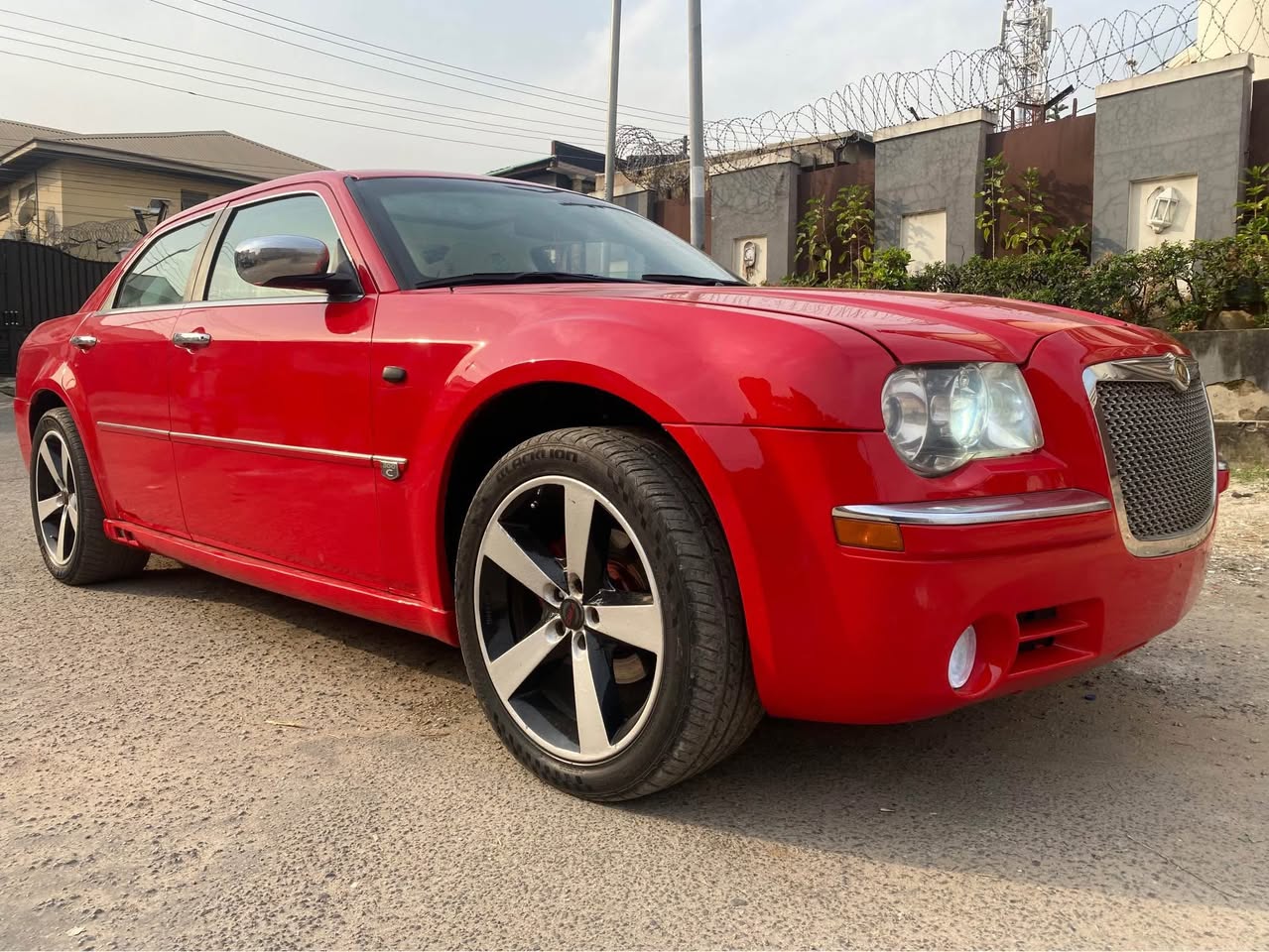 A picture of Chrysler 300 LIMITED.