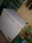 A picture of Freezer Fridge linauzwa bei sawa na bure lipo vizuri njoo