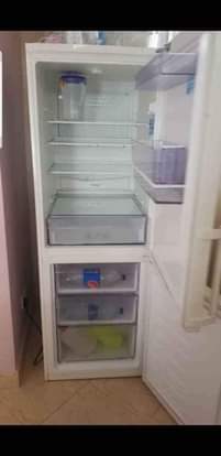 A picture of Fridge nzuri sana kampuni Beko bei 280 000