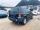 A picture of 2005 Ford Escape