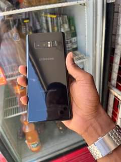 A picture of Samsung note 8