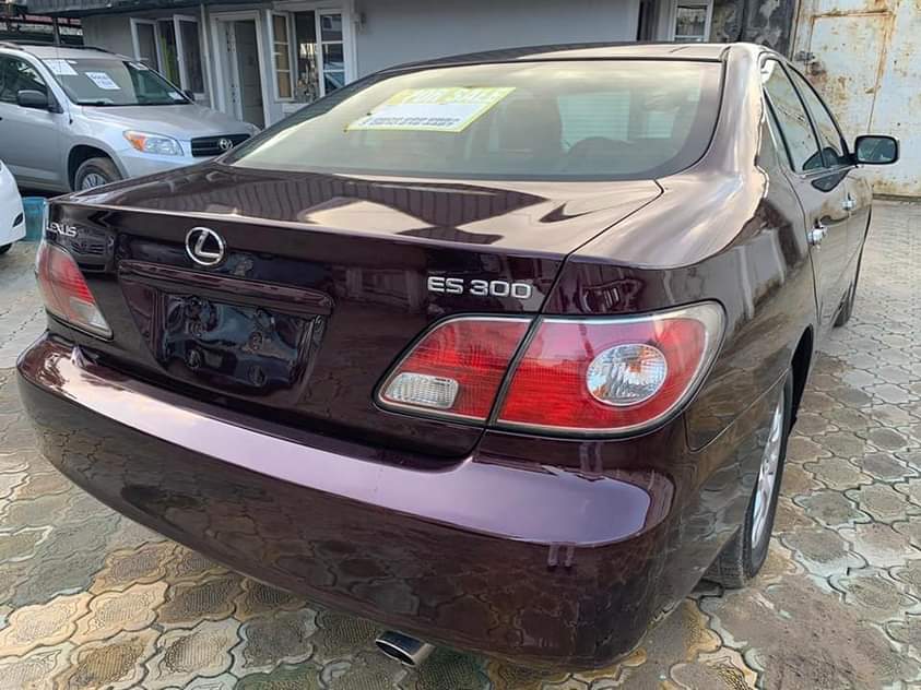 A picture of LEXUS Es300 08063194033