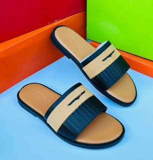 A picture of Mensandles