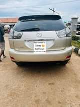 A picture of Lexus RX 330