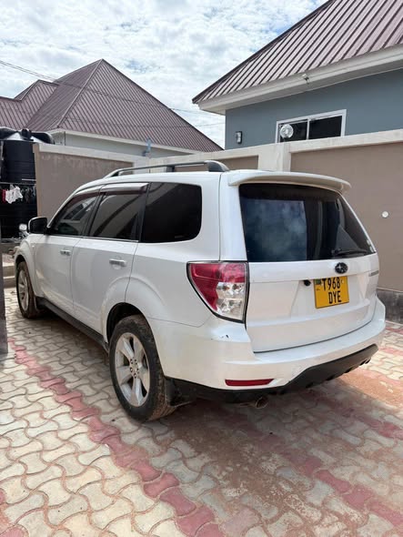 A picture of 2010 Subaru forester kali sana piga 0677952625