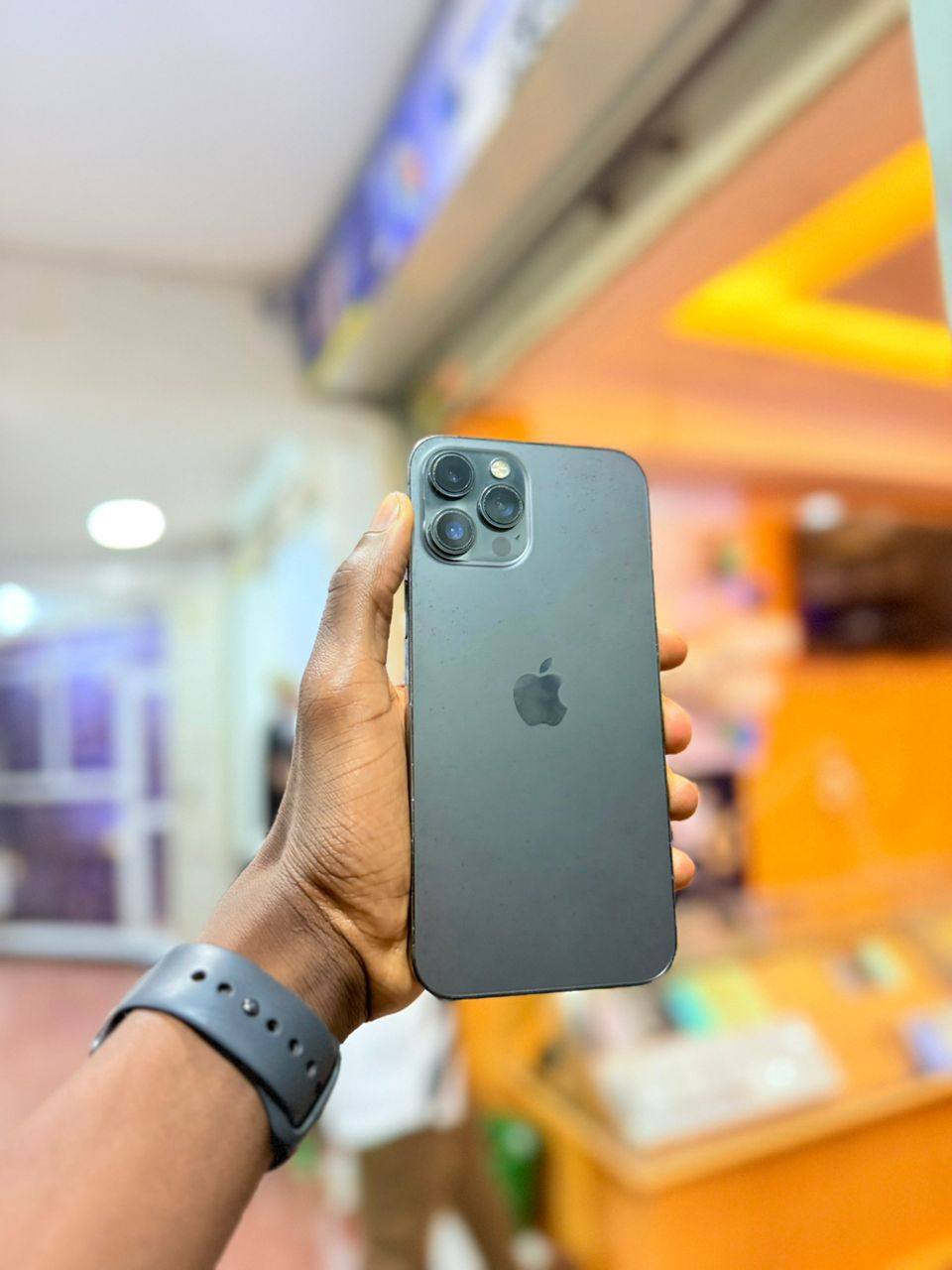 A picture of K C SMARTPHONE AND ACCESSORIES 256757743705 256784759316