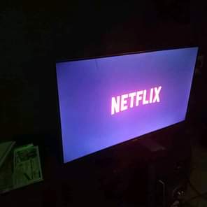 A picture of Hisense 32 inches smart frameless TV 2023 2024 new model