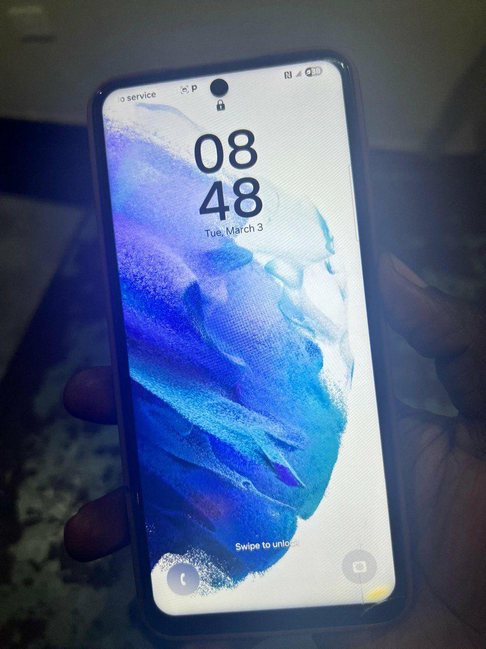 A picture of Samsung galaxy s21 plus