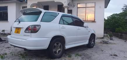 A picture of Nauza gari yangu Harrier old model