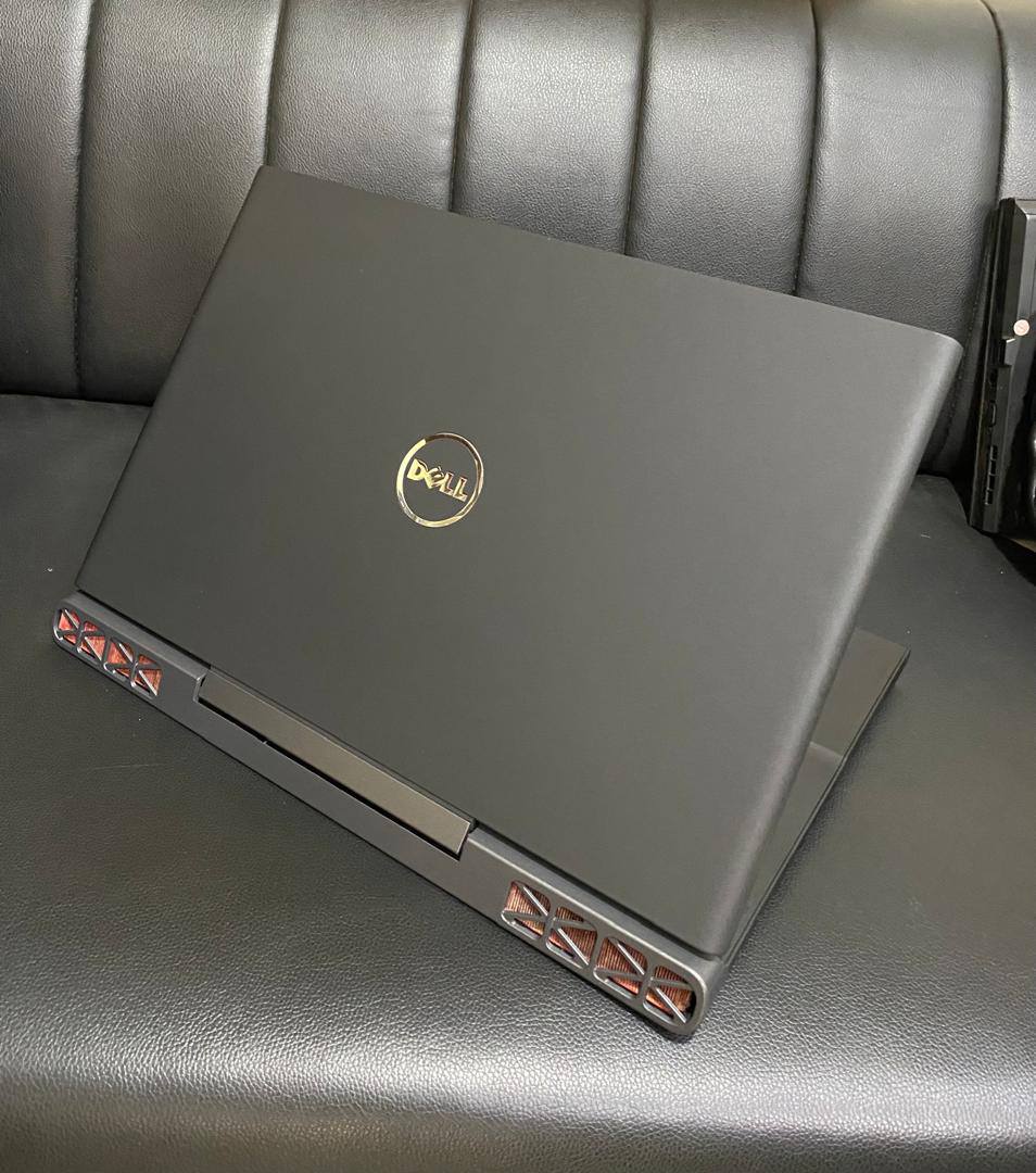 A picture of Dell Inspiron gaming laptop corei7