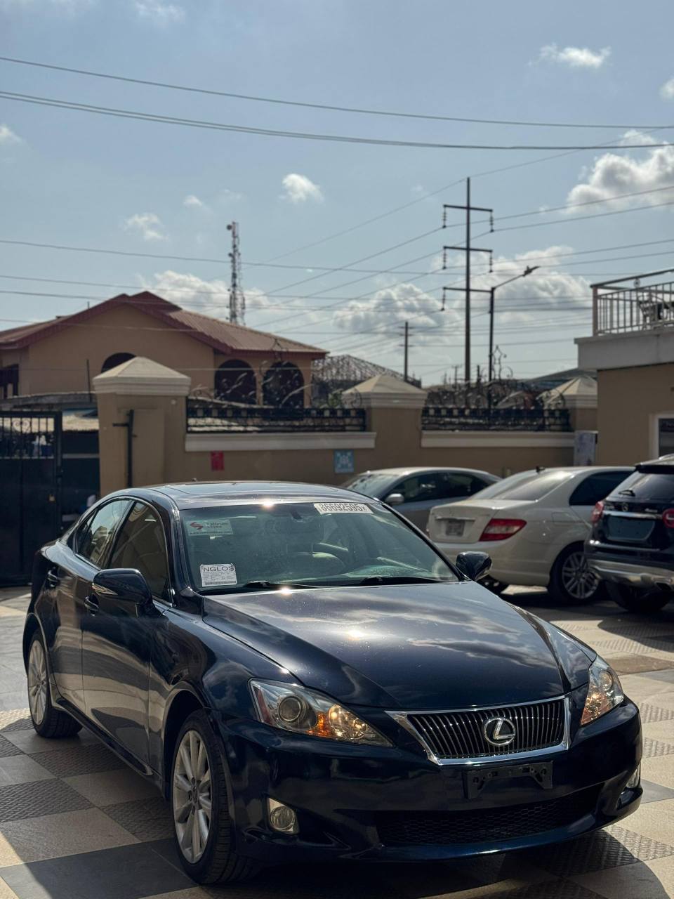 A picture of 2009 foreign used accident free Lexus IS250