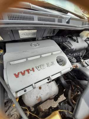 A picture of Toyota seina 2005 and 2006 model