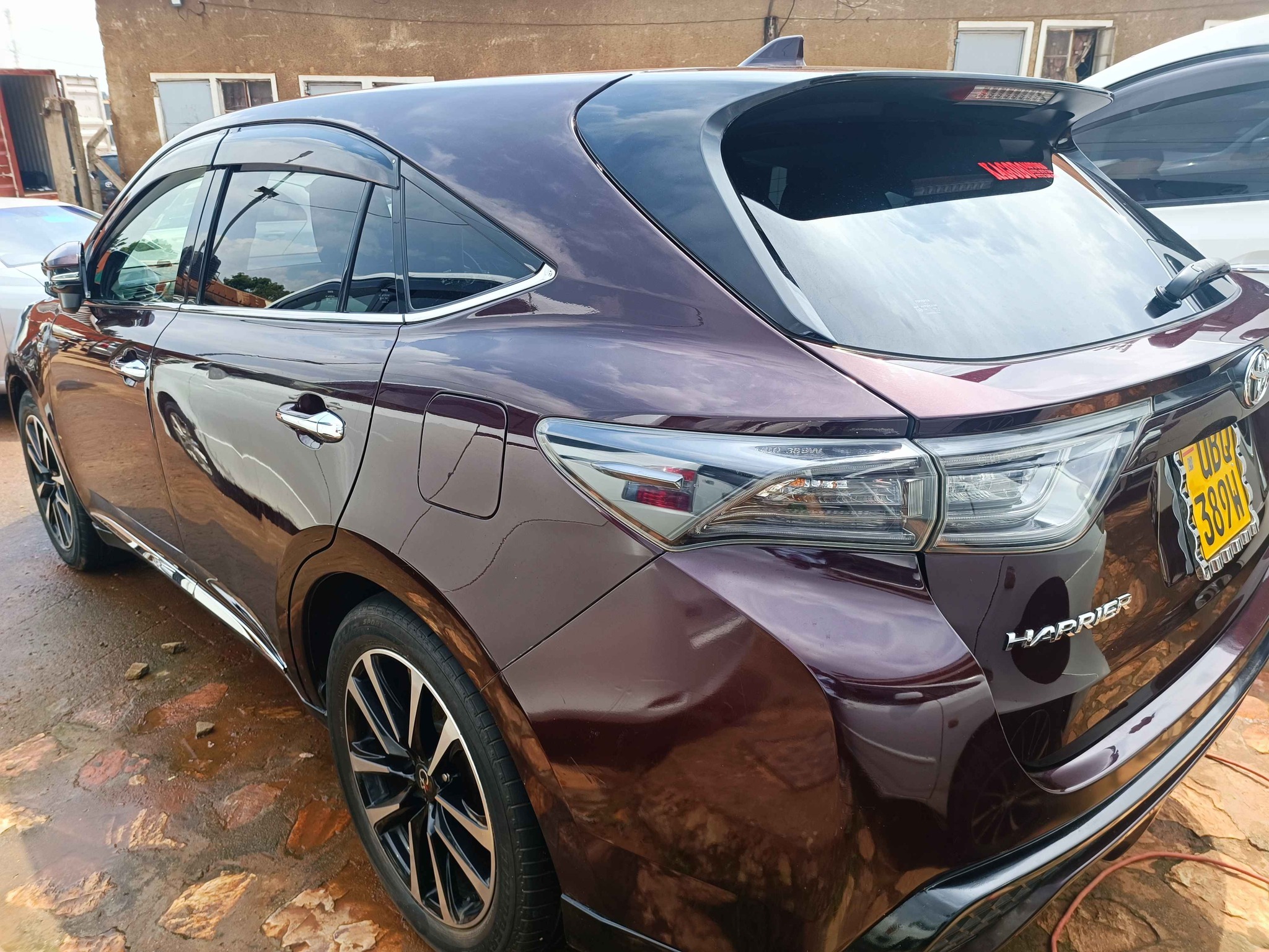 A picture of Toyota harrier