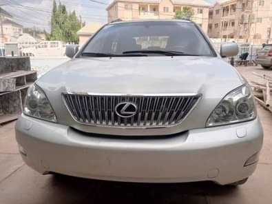 A picture of Lexus Rx330 for sale Super Clean body and interior Sound