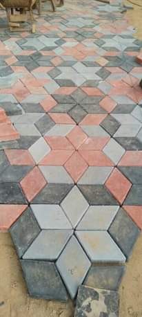A picture of blocks and pevers