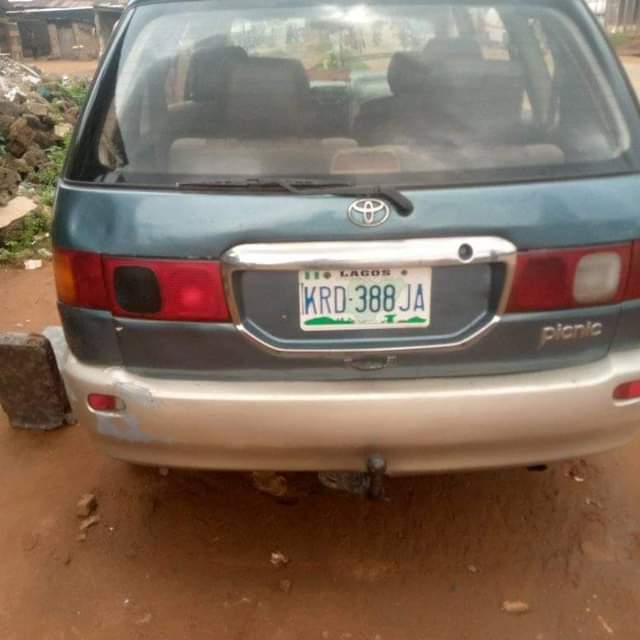 A picture of Very clean in nd out wit 4plug engine nd automatic