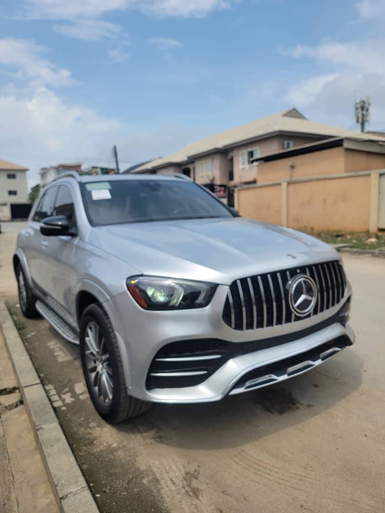 A picture of 2019 Mercedes Benz GLE350