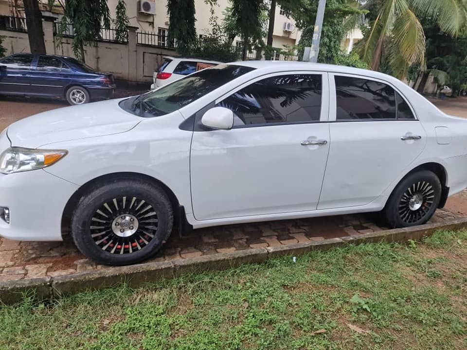 A picture of 2010 Toyota corolla first body Belgium standard everything is intact