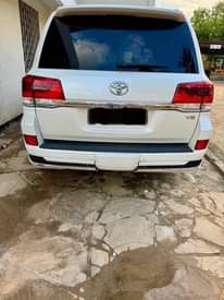 A picture of TOYOTA LANDCRUISER VX