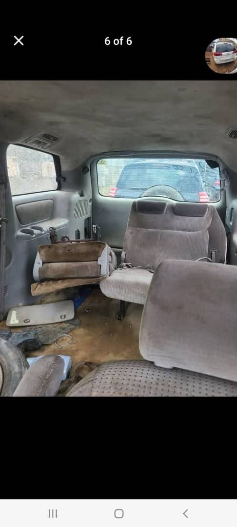 A picture of Toyota sienna With bad engine Last price is 1 9m