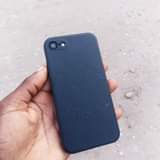 A picture of I PHONE 7 PLAIN