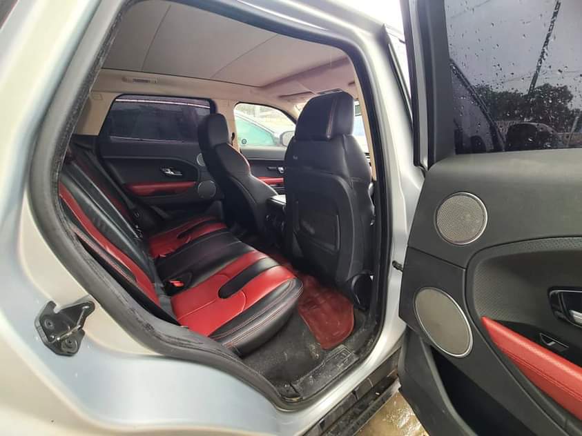 A picture of Register 2013 Range Rover Evoque