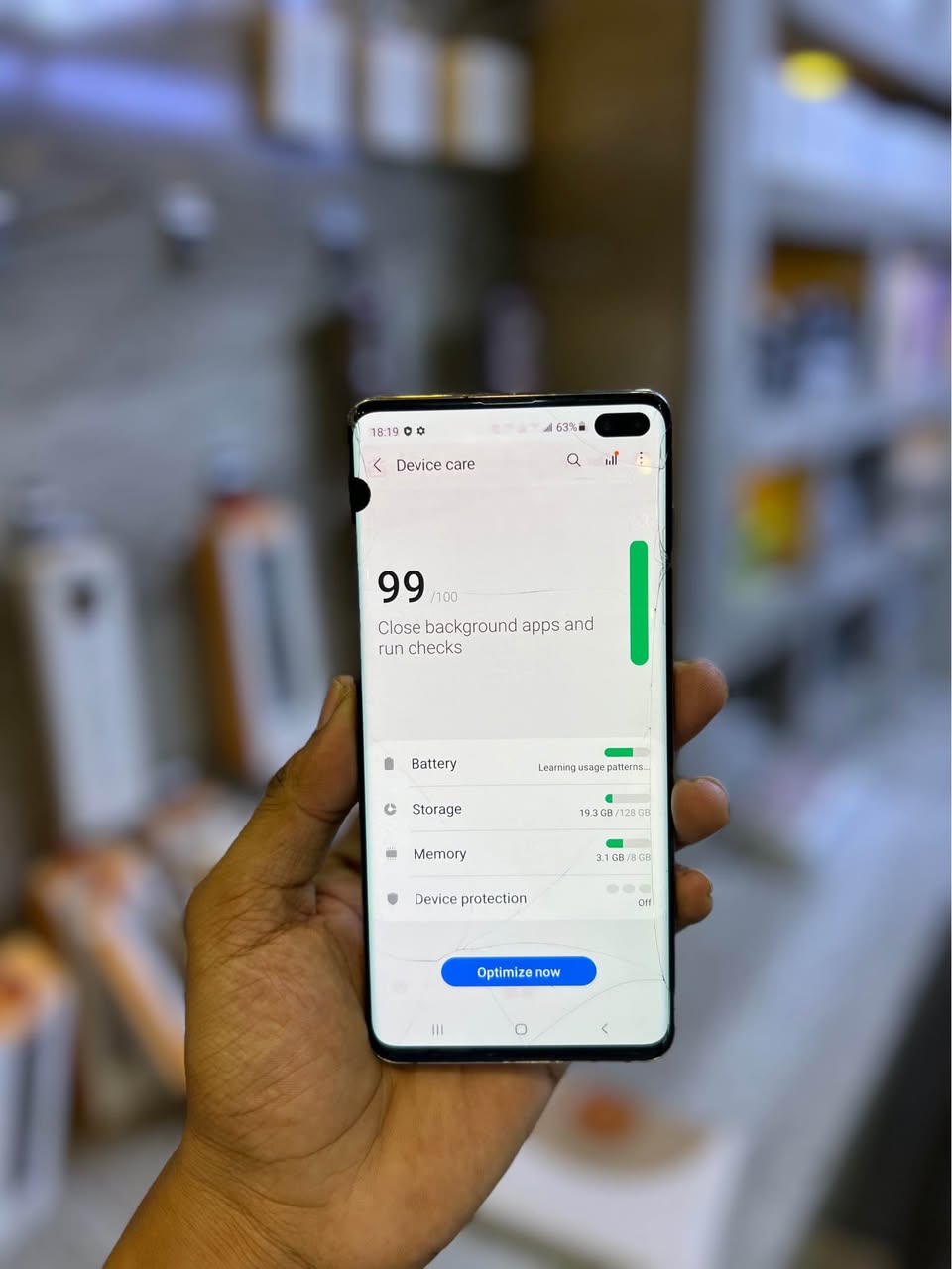 A picture of Samsung S10 Plus line mbili Storage 128GB RAM 8GB Price