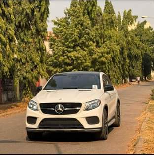A picture of Mercedes Benz GLE450 2017 model