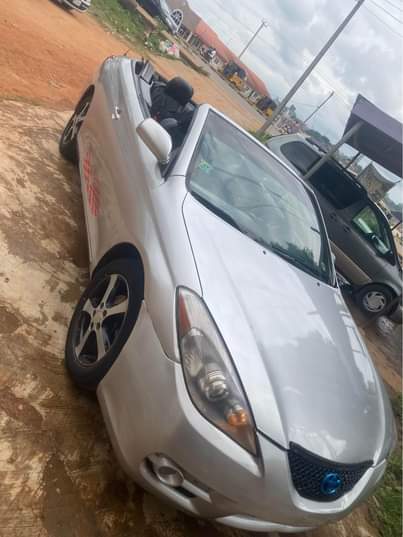 A picture of 2008 Toyota Solara convertible