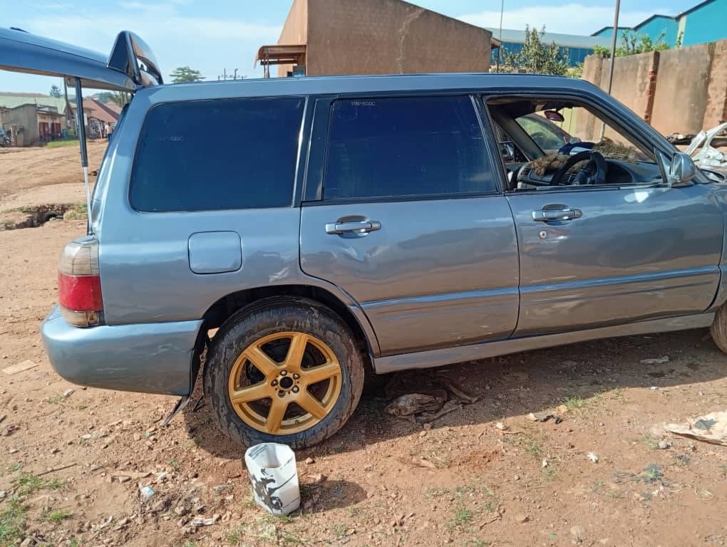 A picture of Subaru forester 1998 non turbo on quick sale perfect gearbox