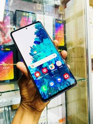 A picture of Samsung S20 FE 5G Duos