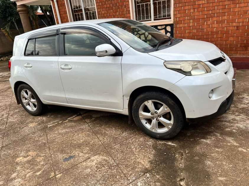 A picture of 2007 Toyota IST