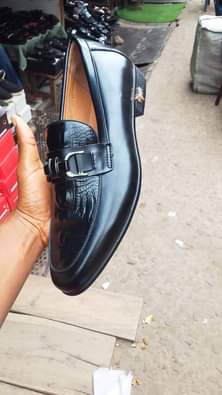 A picture of Cooporate shoe