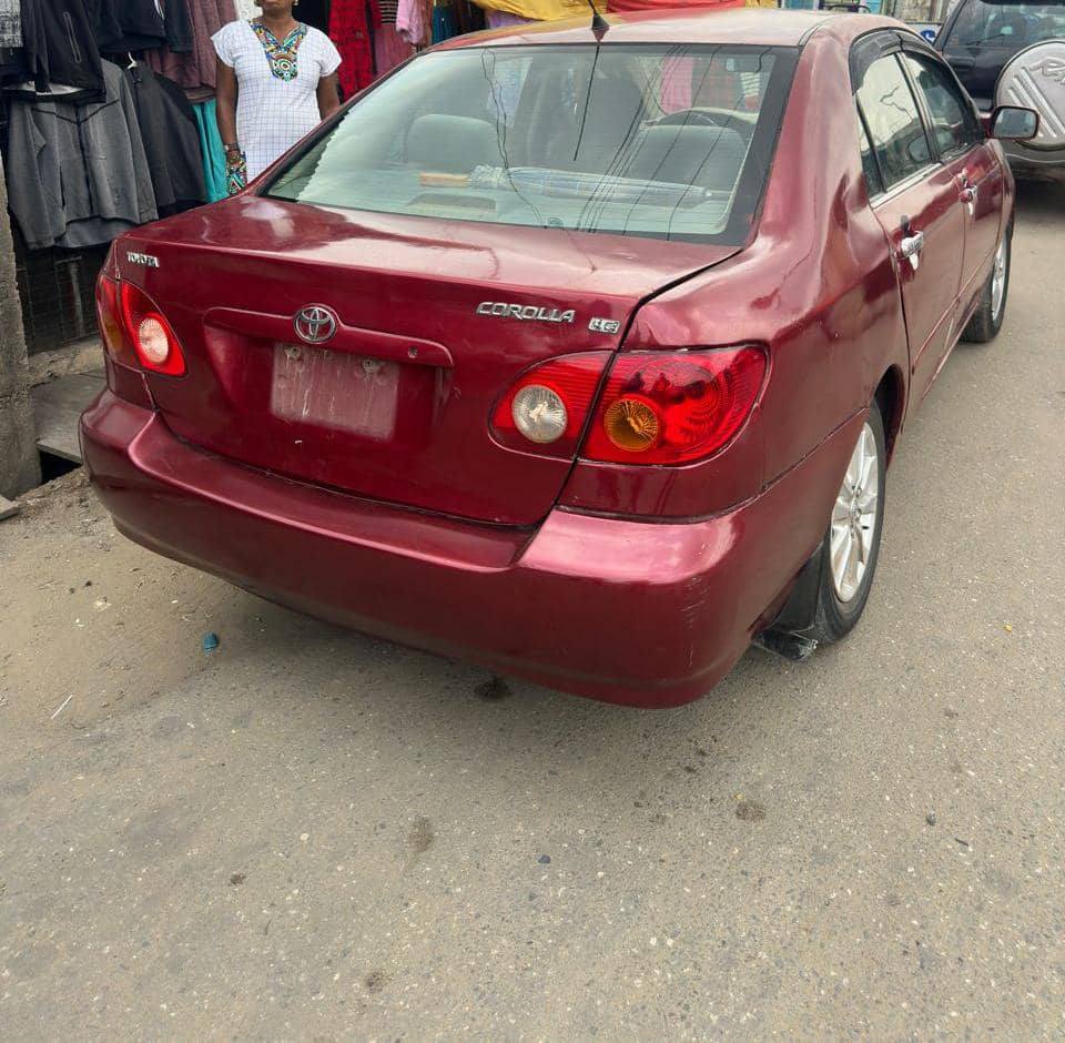 A picture of Toyota corolla 04