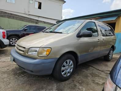 A picture of Registered 2001 Toyota Sienna First Registration Clean Sound Engine and