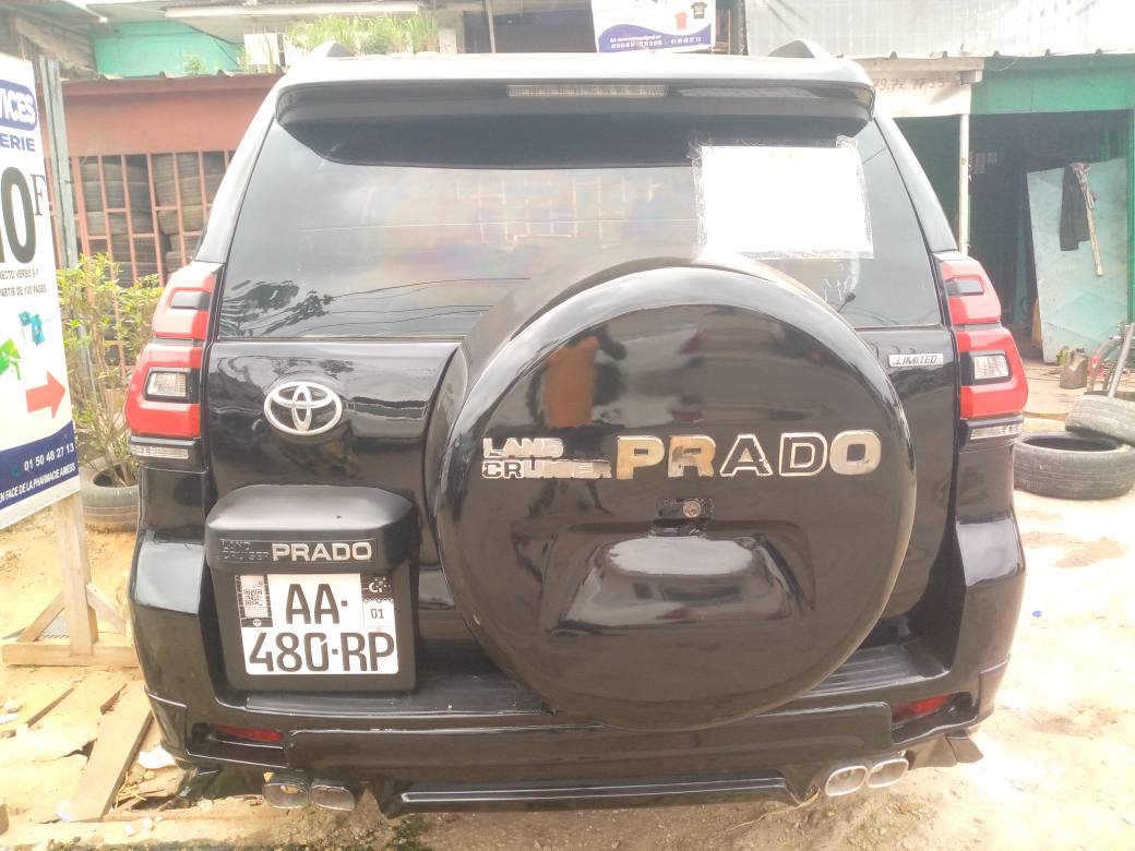 A picture of . ..vente.... Toyota Land cruiser prado TXL... anne....2016 2017