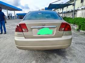 A picture of Honda civic everything working perfectly ac need gas 1 7m